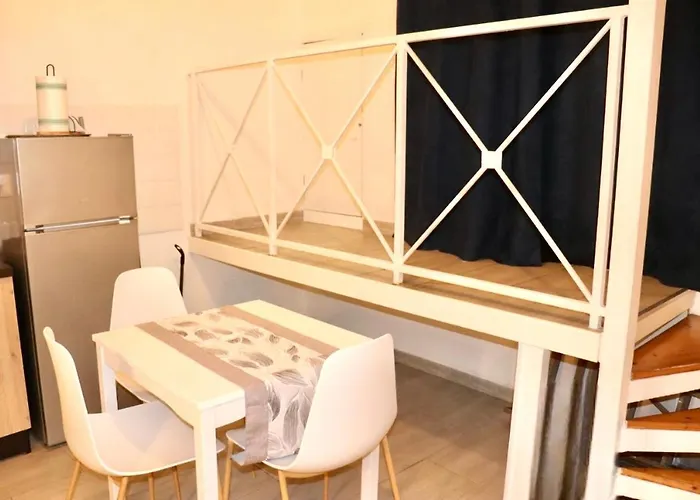 Cozy Holiday Home 200Mt From Metro C