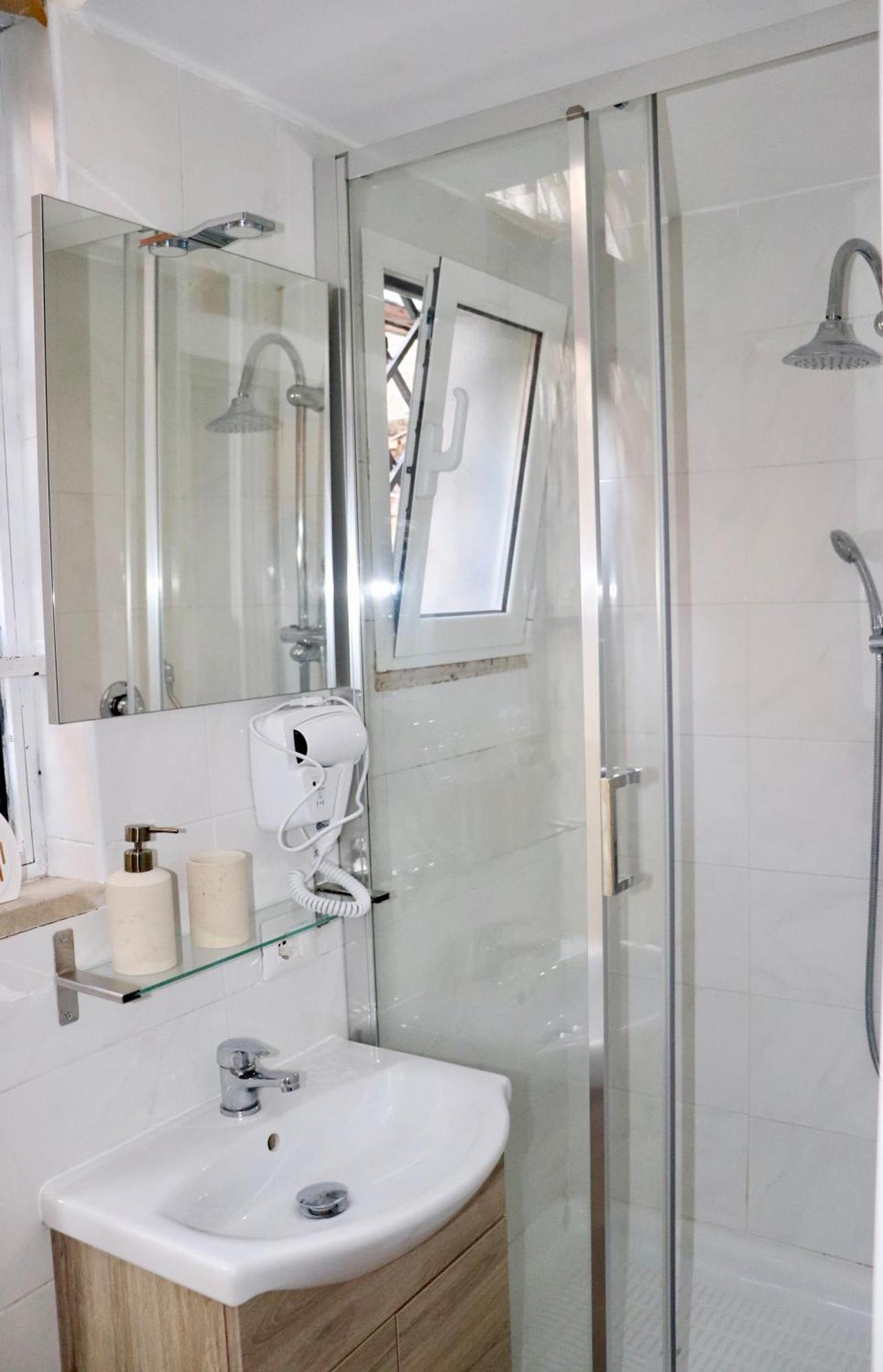Appartement Cozy 200mt From Metro C *
